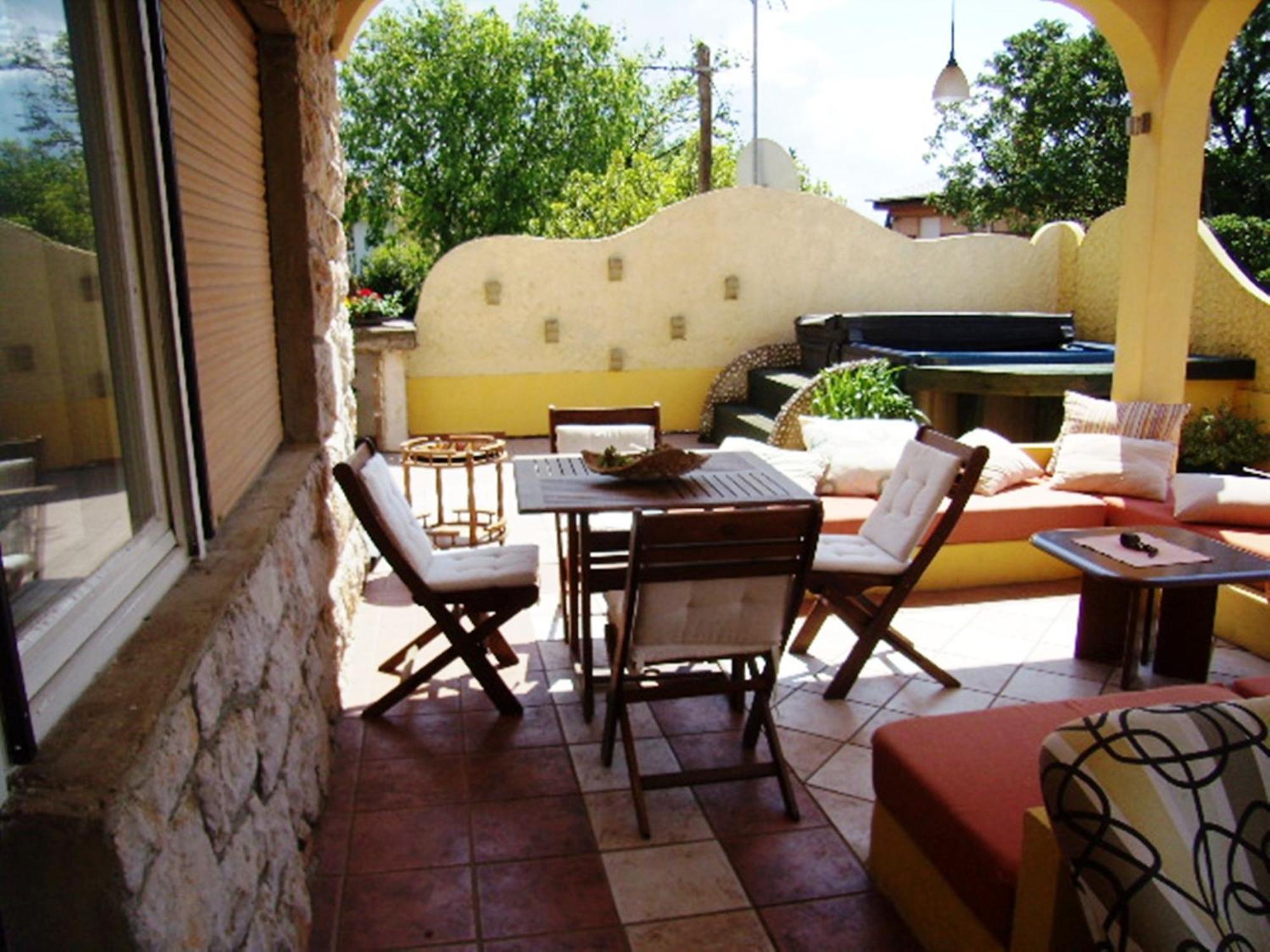 Guest House Sunce Novi Vinodolski Rom bilde